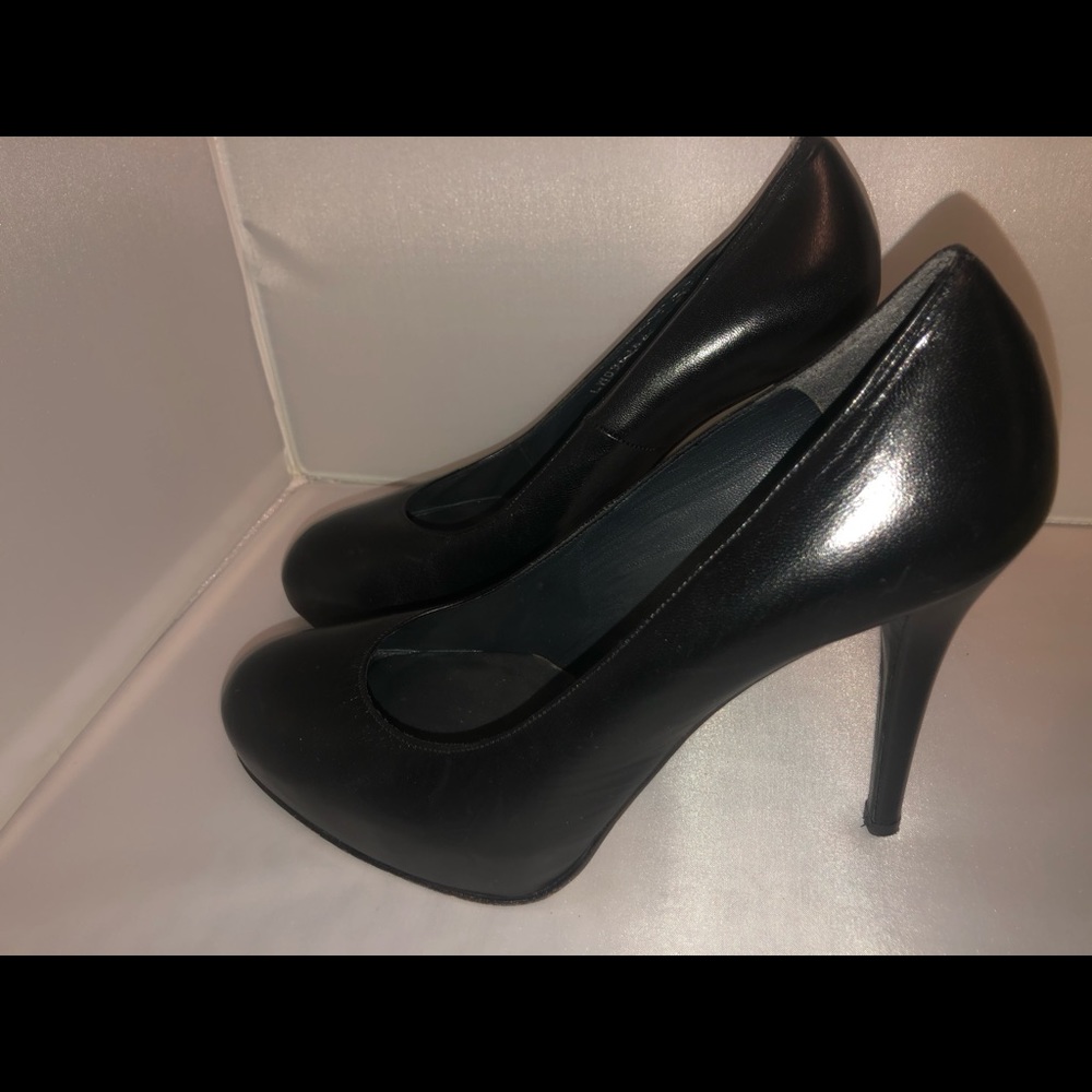 Stuart Weizmann Leather Platform Heels - image 6